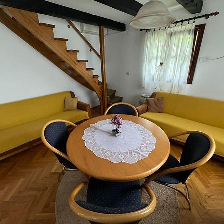 Holiday Home Manda Tounj Bagian luar foto